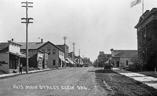 Elgin, Street Scene 9