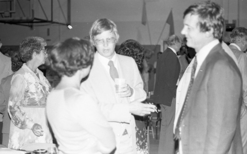 1982 Banquet Honors Briggs, After 04