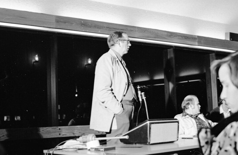 1975 Town Hall Meeting with Governor Straub 04