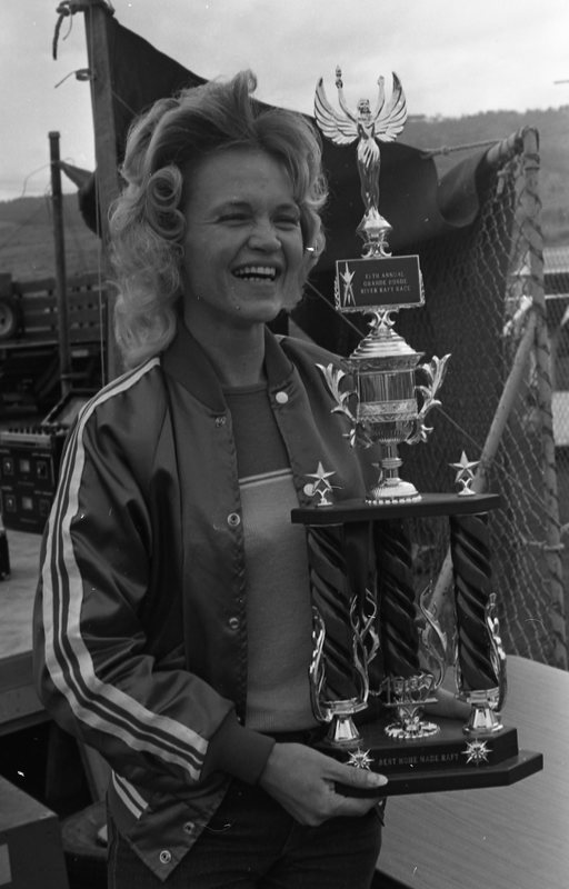 1982 Spring Festival, Raft Race Donation 02
