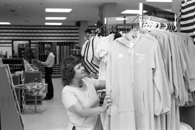 1976 Hoke Hall Bookstore 03