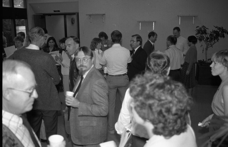 1990 Employees, Reception 07