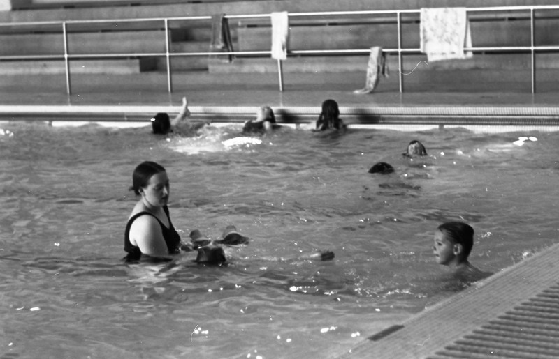 1976 Swimming Lessons 05