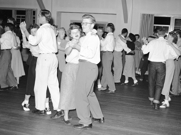 1949-50 Dance, Fall Mixer 11