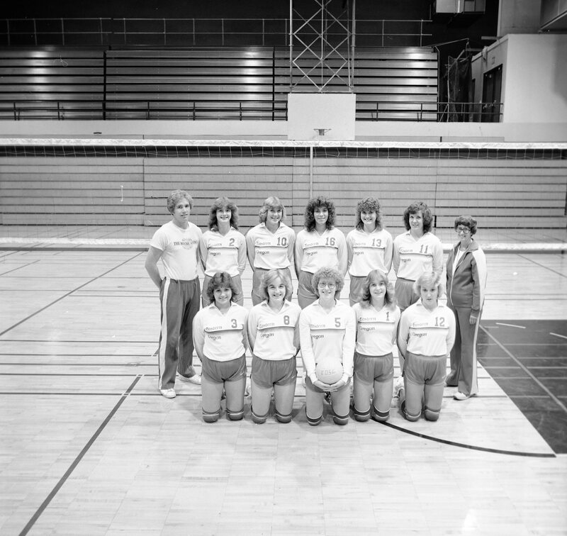 1982 Women's Volleyball Team 04