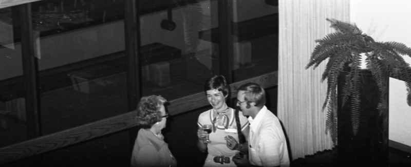 1976 Mini College, Social 09
