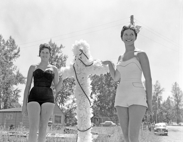 1956-57 Parade, Swimsuit Beauties 5