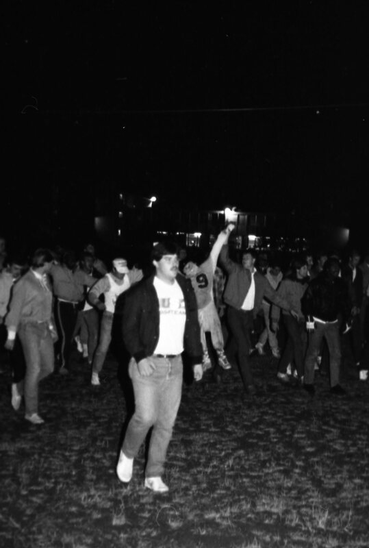 1985 Homecoming Bonfire 08
