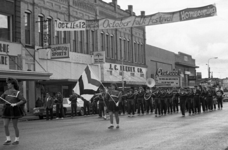 1985 Octoberfest Parade, McLoughlin Union High School Marching Band 03