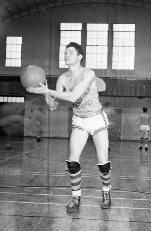 1946-47 Basketball Player 3