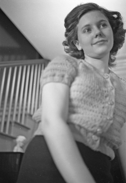 Reuter Group-U, Woman 2