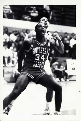 1991 Men's Basketball Action, Southern Oregon at EOSC 01