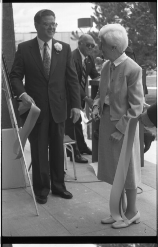 1990 Loso Hall Dedication, Ribbon Cutting 02