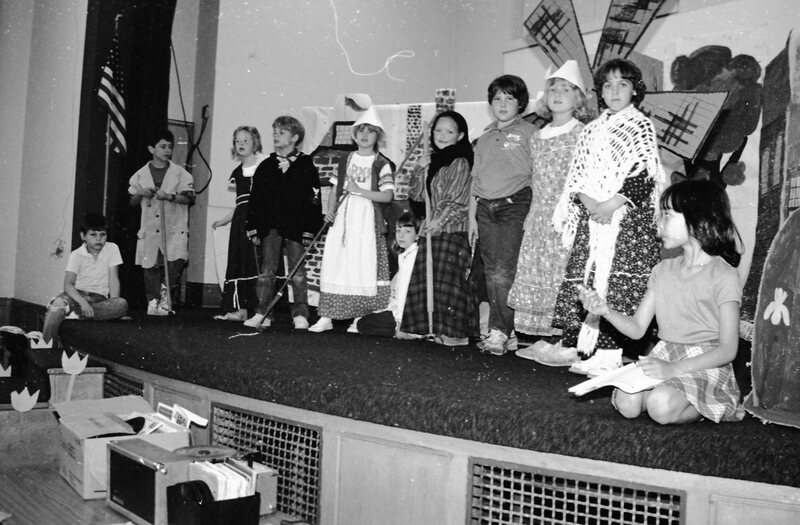 1987 Ackerman Elementary School, Skit 04