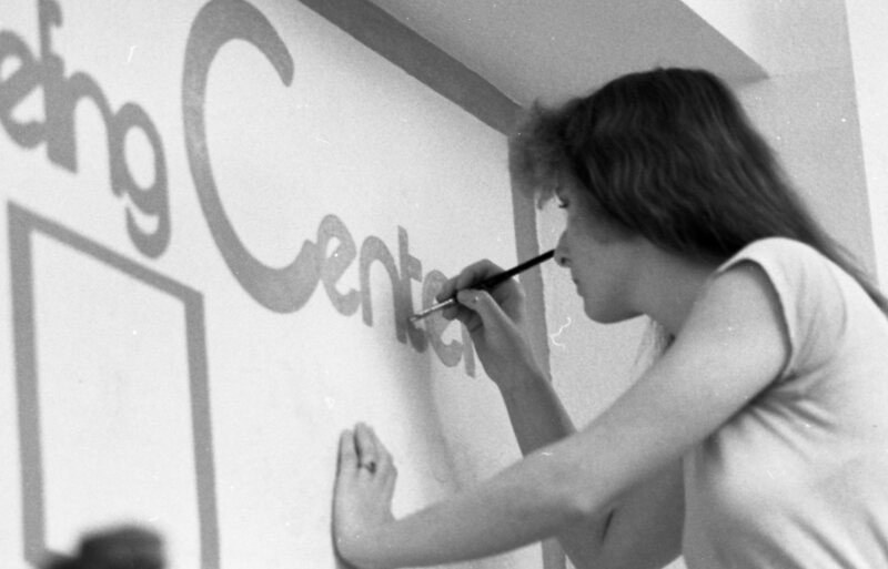 1978 Gretchen Bloom Painting a Counseling Sign 04