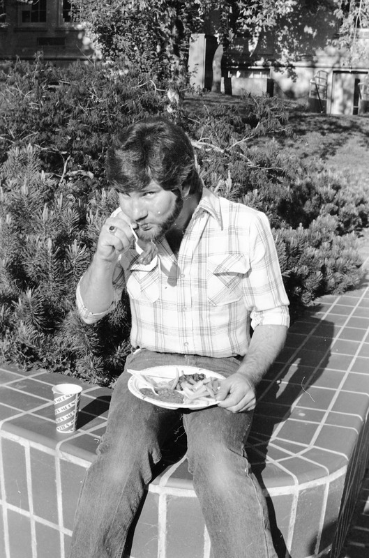 1981 Dorm Play Day &amp; Steak Fry, Barbecue 03