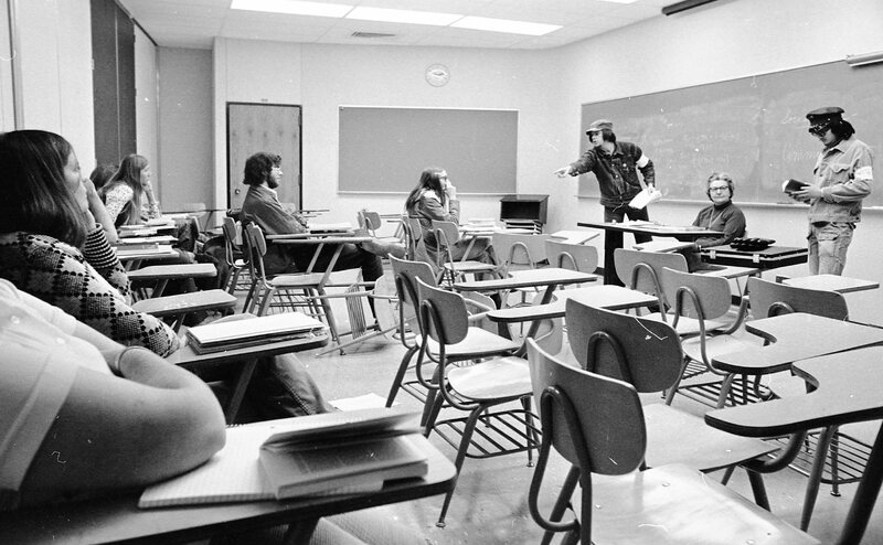 1974 Classroom, Political Science 08