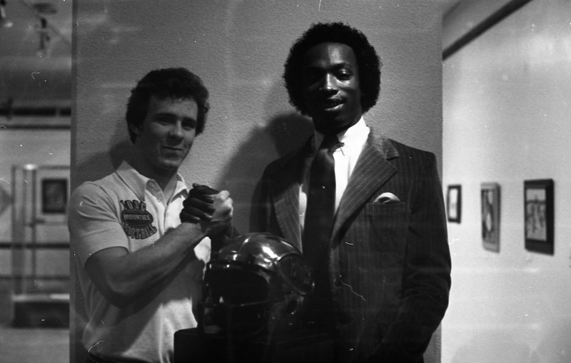 1981 Football Players with Trophy 02