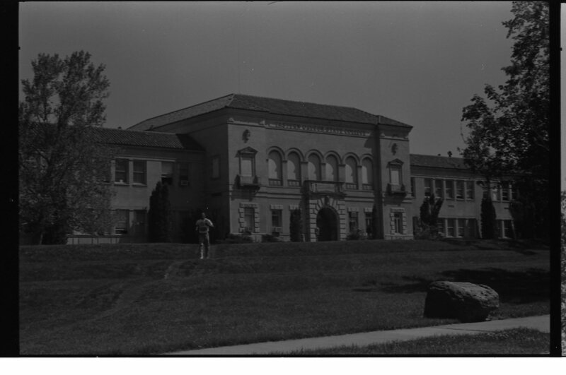 1989 Students, Walking 12