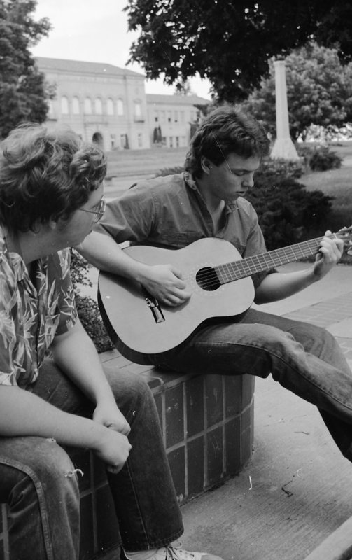 1987 Guitarist 03