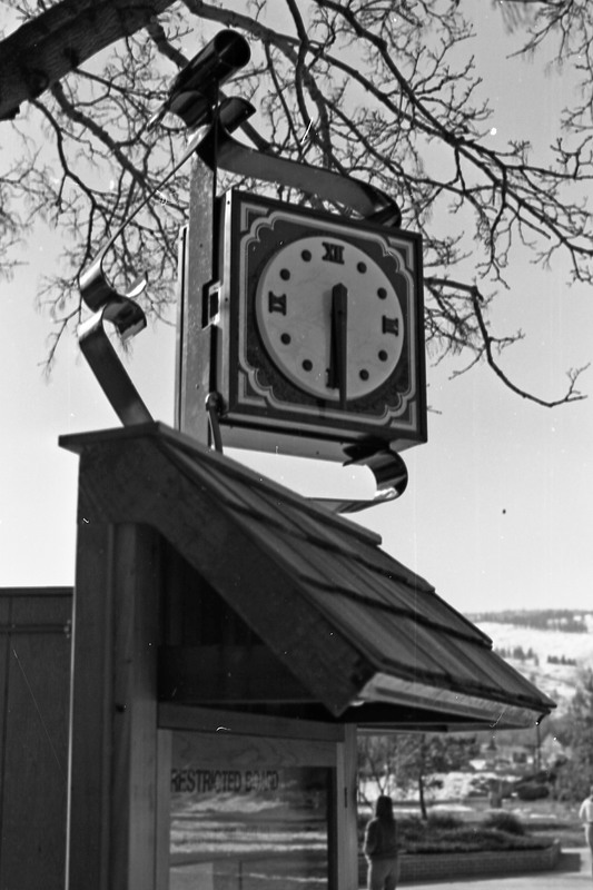 1982 Campus Clock 04