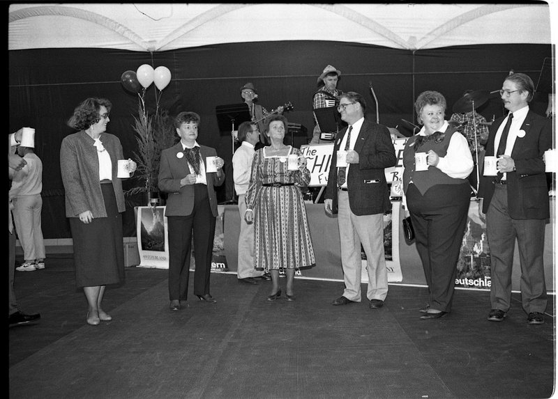 1990 Homecoming Officials 01