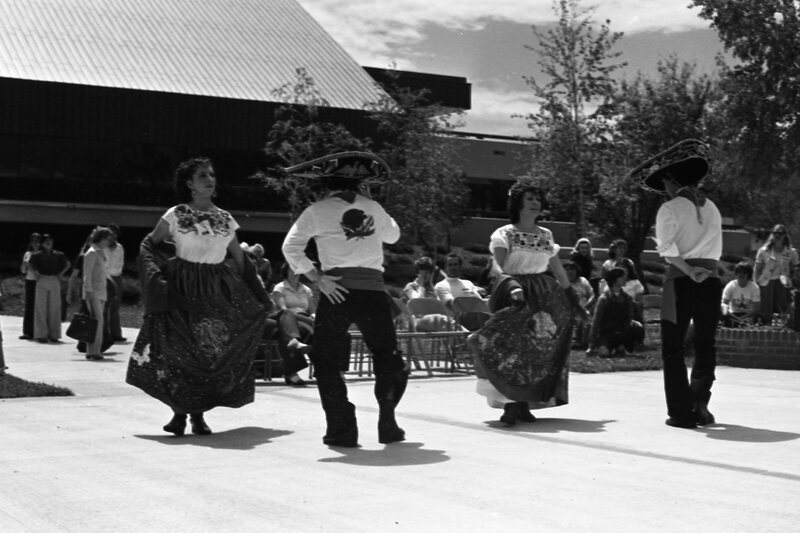 1978 Mexican Dancers 03