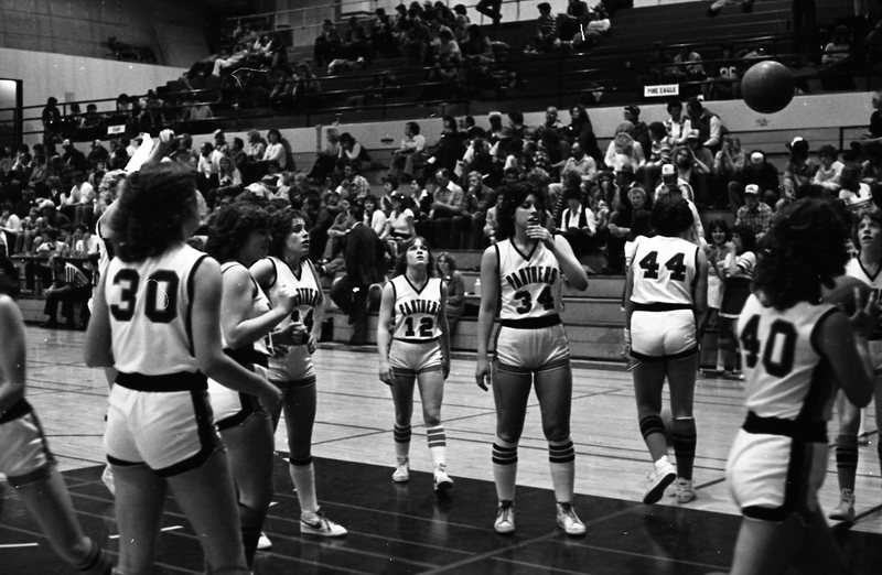 1982 High school Wapiti League Girl's Basketball Tournament, Warm-up 02