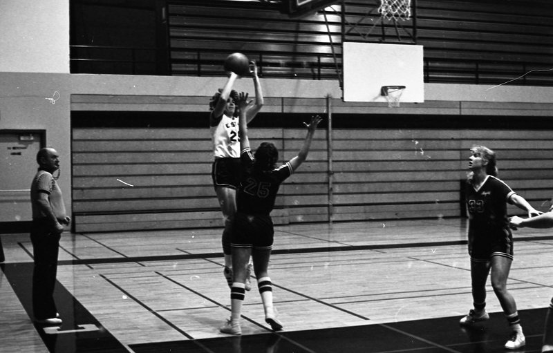 1982 Women's Basketball, EOSC vs. Judson Baptist College, Action 02