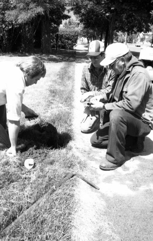 1985 June, Groundskeepers 04