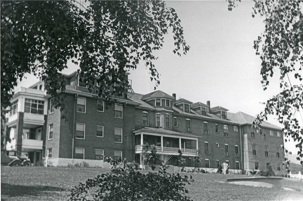 La Grande, Hospital 3