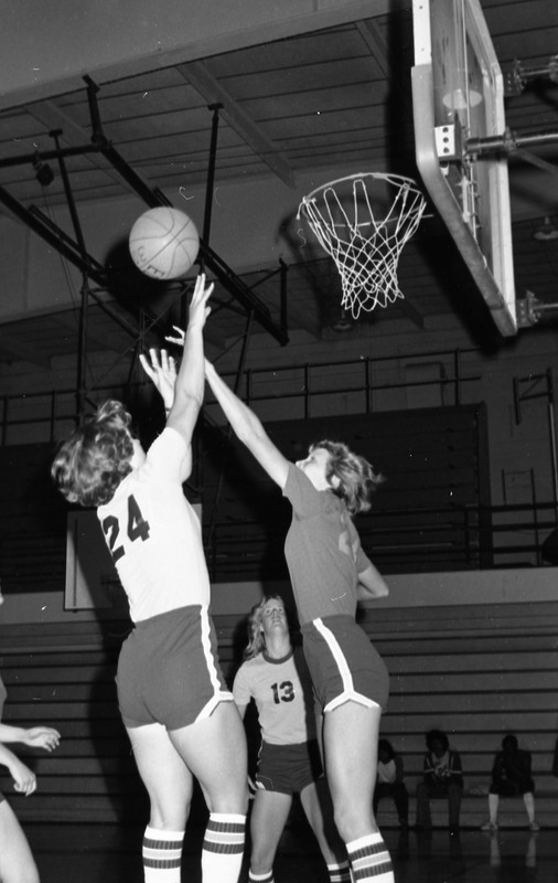1979 Women's Basketball Action 14