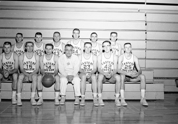 1958-59 Basketball Team 1-3