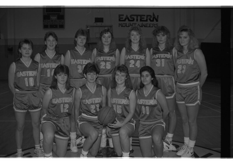 1989 Women's Basketball Team 04