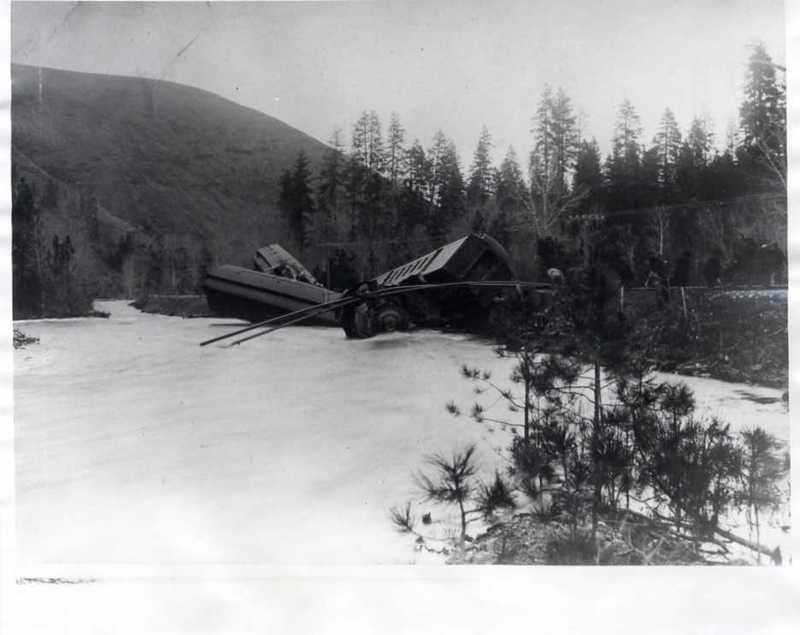 1910+/- Oregon, Train Wreckage