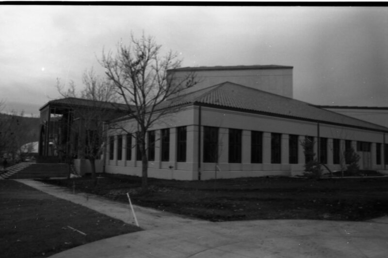 1990 Loso Hall Construction 04