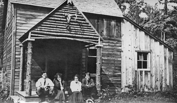 Reuter Group-F, Cabin 1