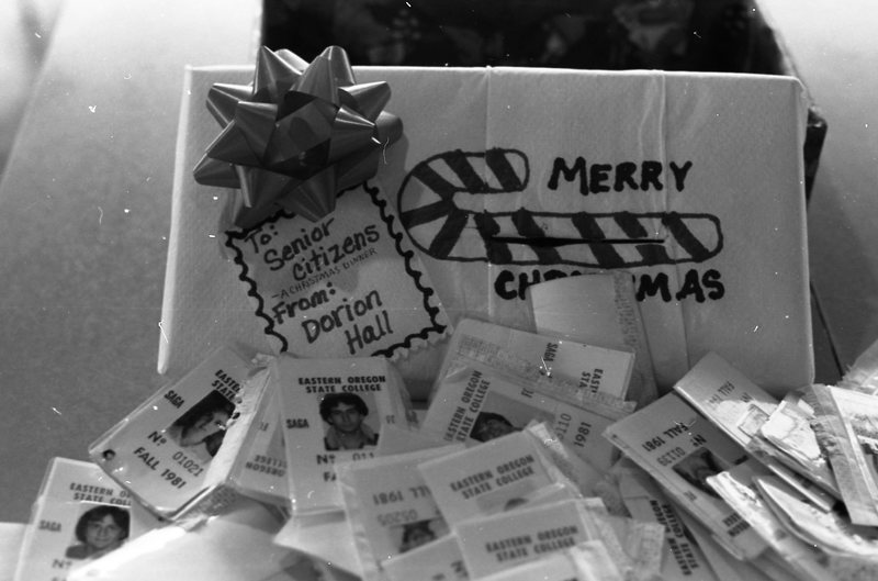 1981 Students Serve Elderly, Gift 02