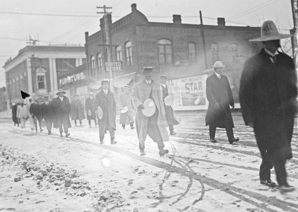 La Grande Parade, Elk's 3