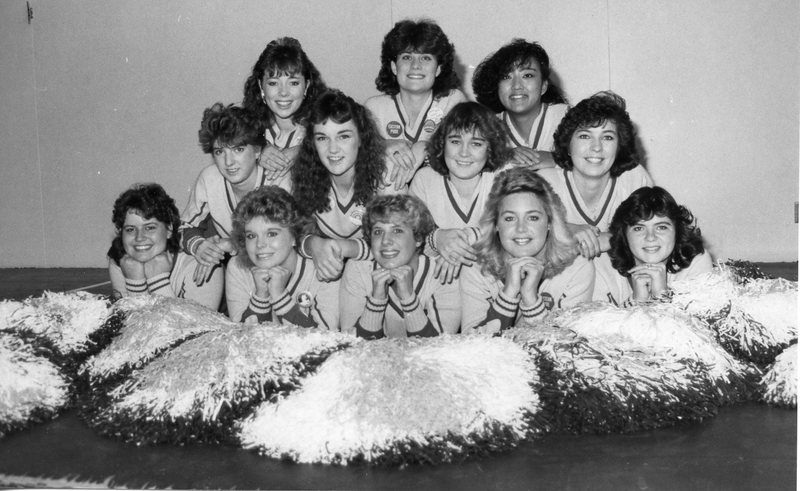 1985 Cheerleaders 01