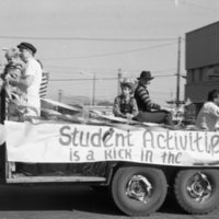 1981 Homecoming Parade, Floats 07