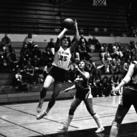 1982 Women's Basketball, EOSC vs. Oregon Tech, Action 13