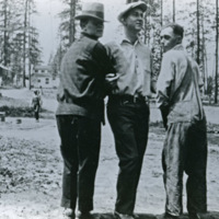 Maxville, Men 1