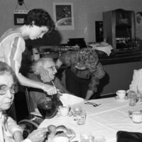 1985 Students Serve Elderly 10