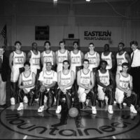 1990 Men's Basketball Team 03