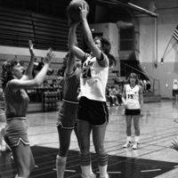 1982 Women's Basketball, EOSC vs. Lewis &amp; Clark, Action 07