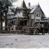 1910+/- La Grande, Automobile