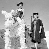 1958 Parade, Alumni Float 4