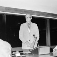 1975 Town Hall Meeting with Governor Straub 08