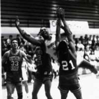 1991 Men's Basketball Action, Southern Oregon at EOSC 03